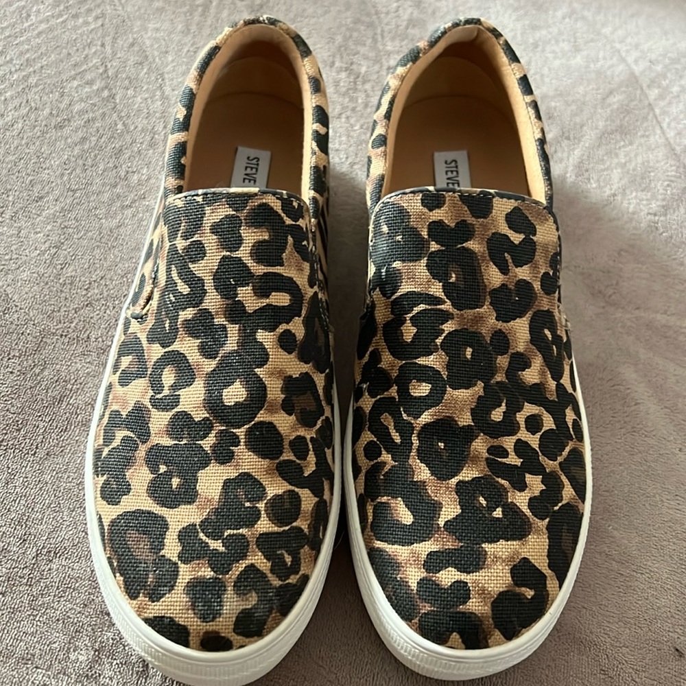 Steve Madden Leopard Print Loafer Slip On Size 10